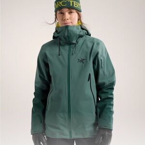Arc'teryx Sentinel Jacket in Forest Green